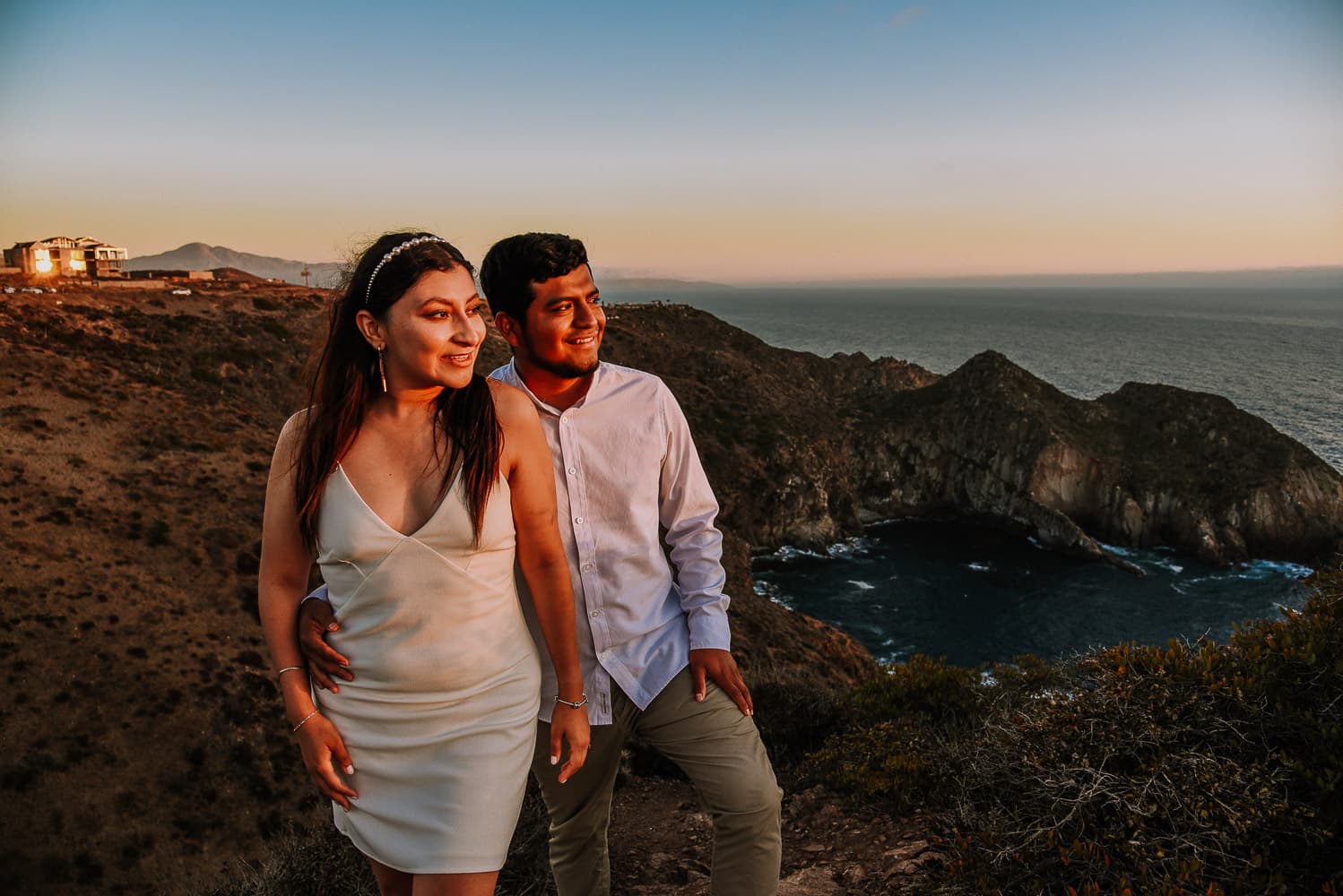 Fotografía de save the date en Ensenada Baja California por fotógrafo de bodas destino en México